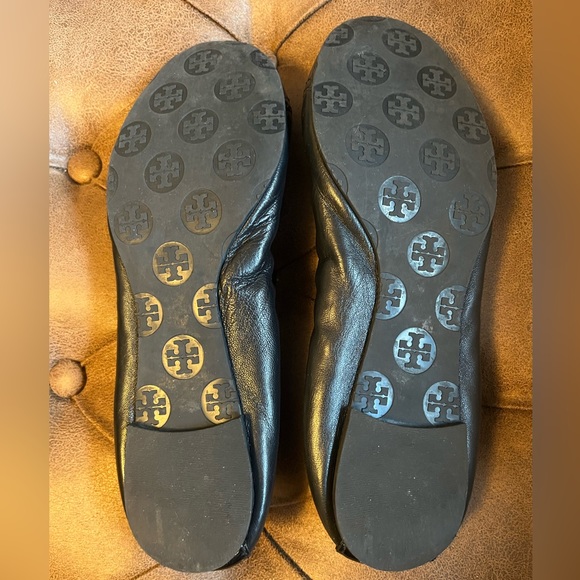 Tory Burch Abbey Black Leather Patent Metallic Toe Logo Ballet Flats, 7.5 - Picture 5 of 6